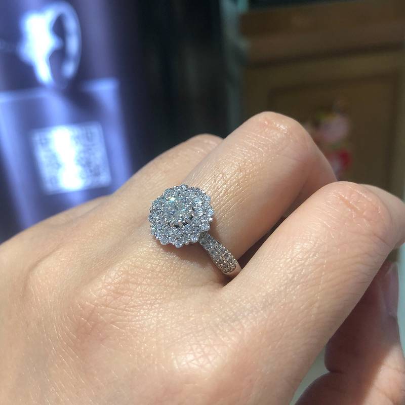 轻奢满钻女戒S925银镀白金定制选款主石莫桑钻0.8ct/副石高碳钻
